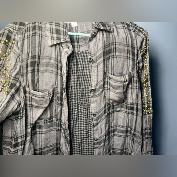 Vintage Havana Flannel Styled Distressed Top - Picture 3 of 8